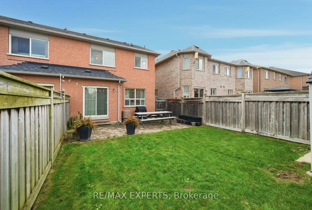 39, Manordale, Vellore Village, Vaughan