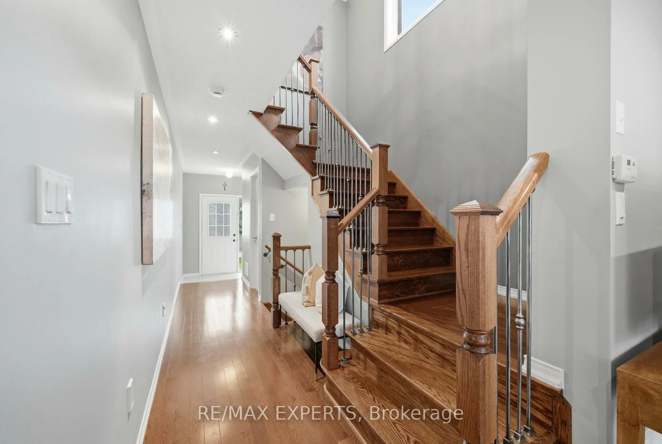 39, Manordale, Vellore Village, Vaughan