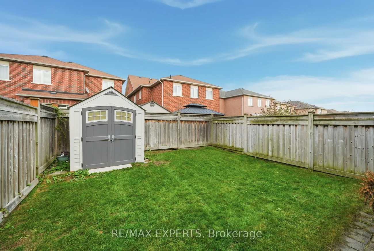 39, Manordale, Vellore Village, Vaughan