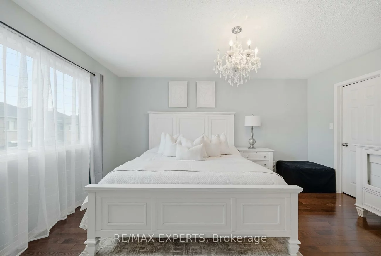 39, Manordale, Vellore Village, Vaughan