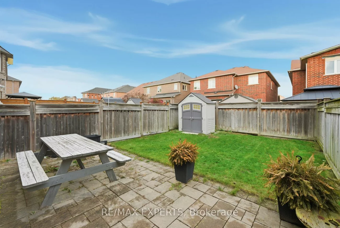 39, Manordale, Vellore Village, Vaughan