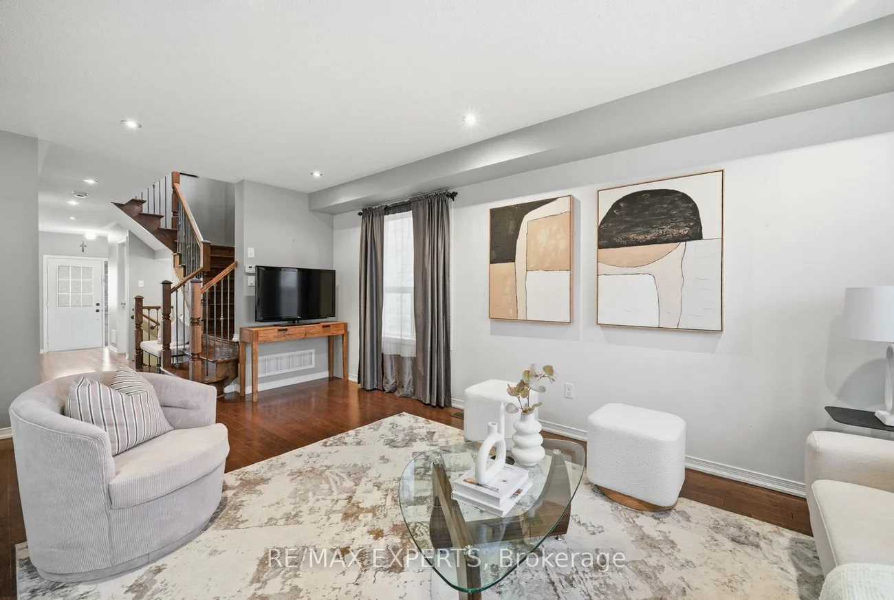 39, Manordale, Vellore Village, Vaughan