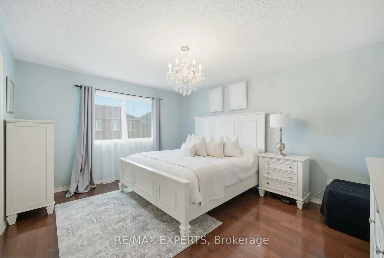 39, Manordale, Vellore Village, Vaughan