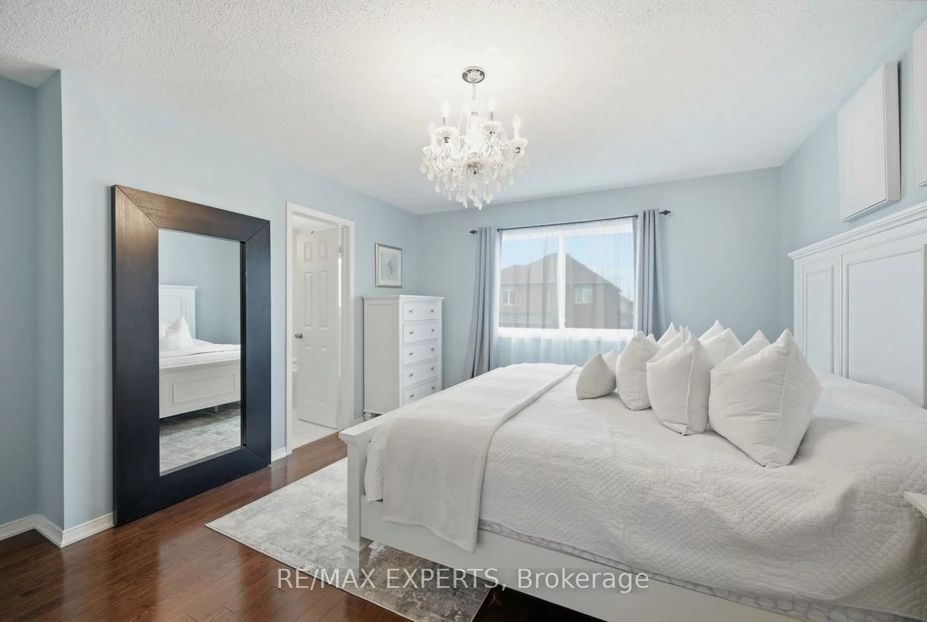 39, Manordale, Vellore Village, Vaughan