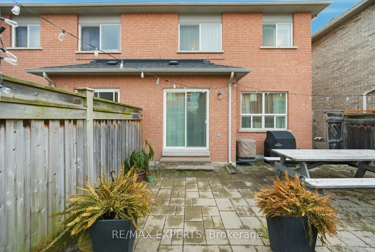 39, Manordale, Vellore Village, Vaughan