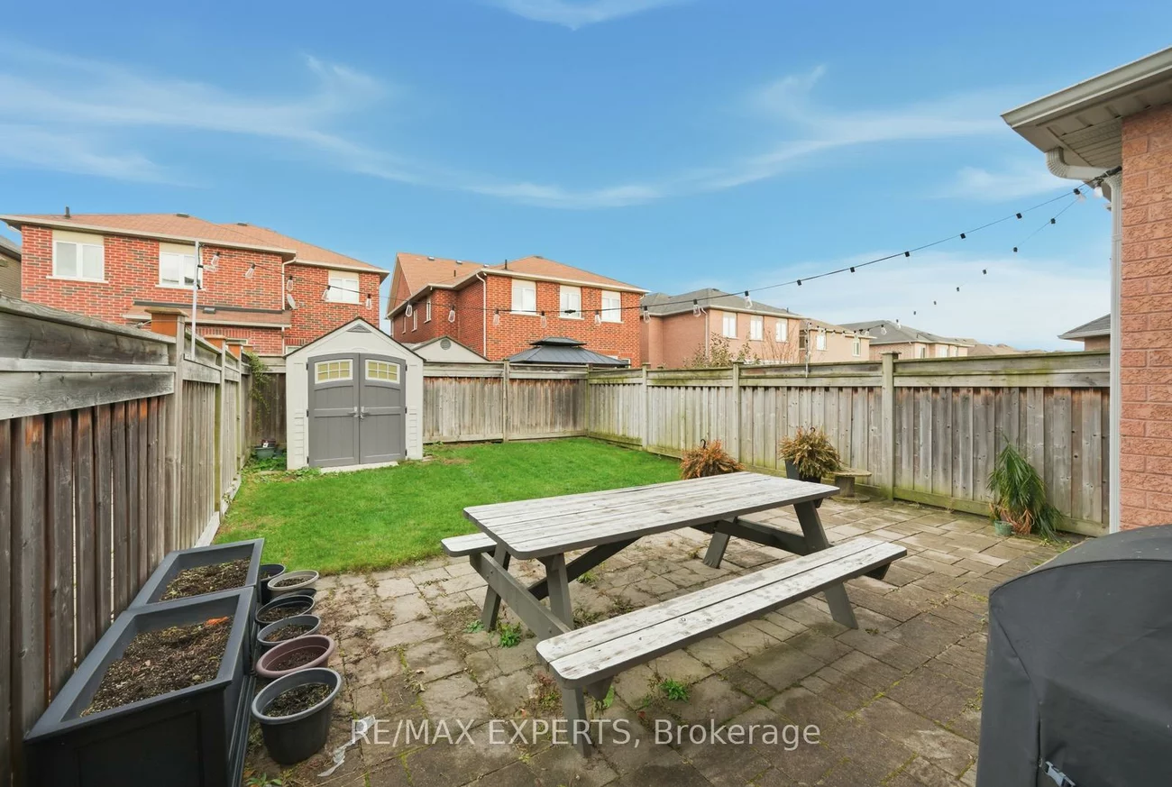 39, Manordale, Vellore Village, Vaughan