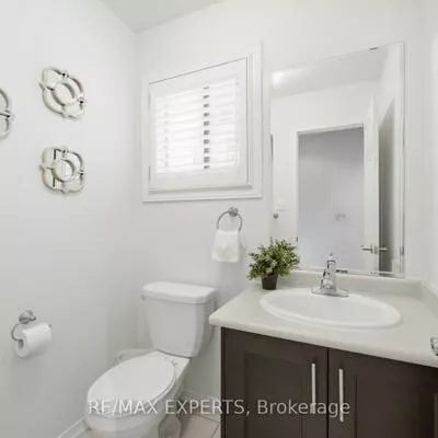 39, Manordale, Vellore Village, Vaughan