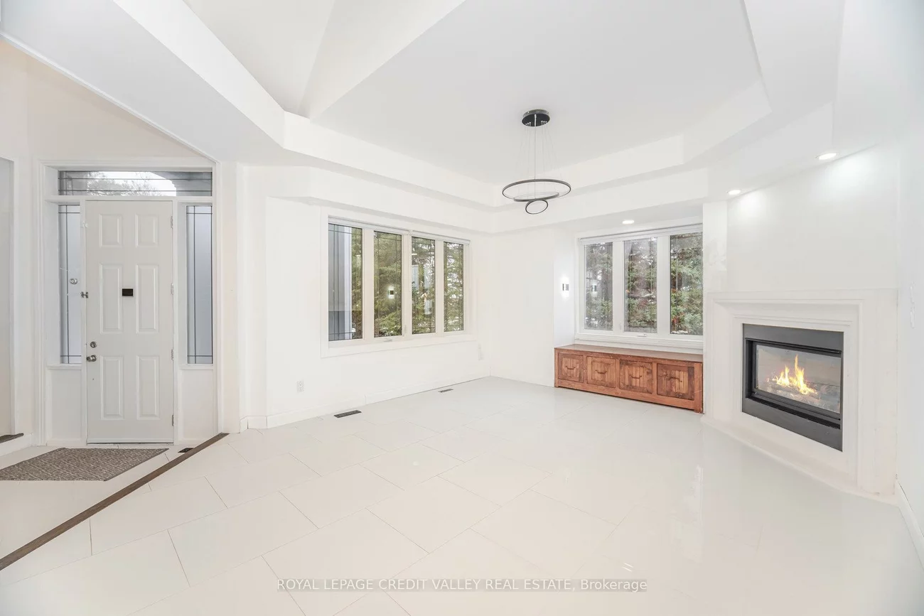 2, Huntingwood, Islington Woods, Vaughan