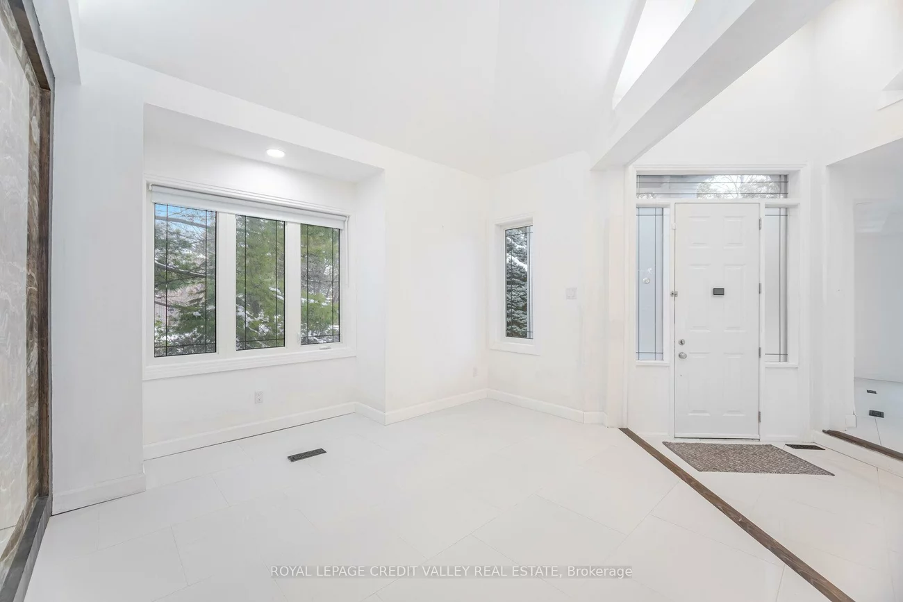 2, Huntingwood, Islington Woods, Vaughan