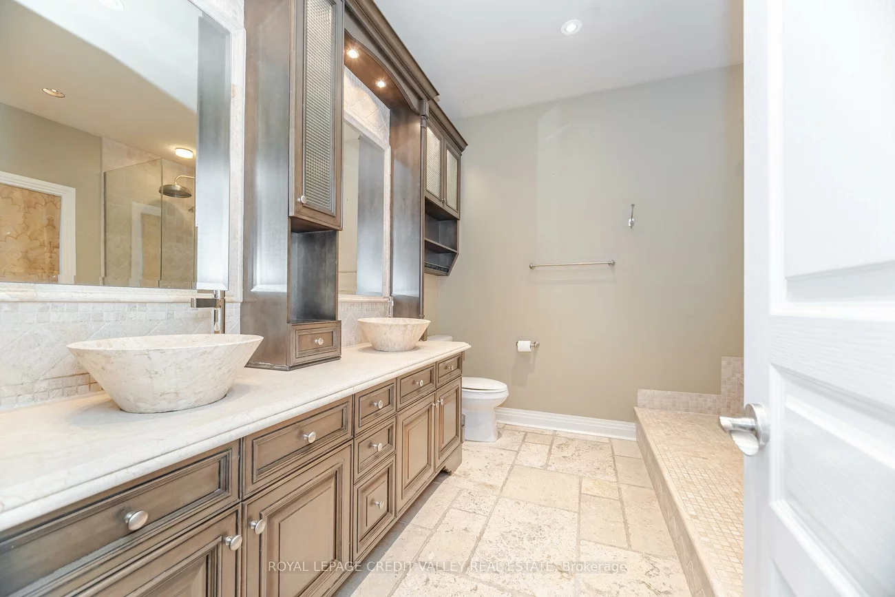 2, Huntingwood, Islington Woods, Vaughan