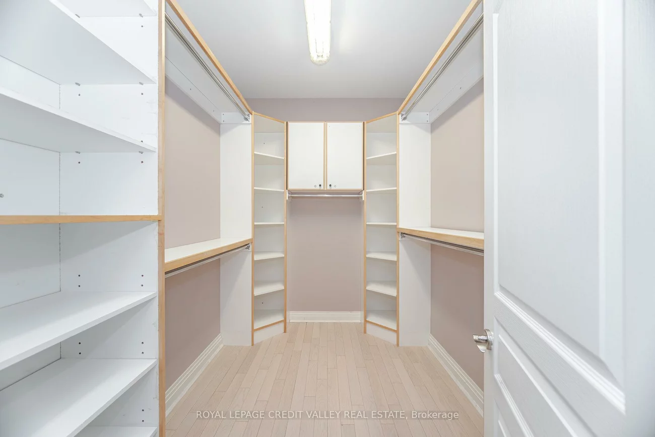 2, Huntingwood, Islington Woods, Vaughan