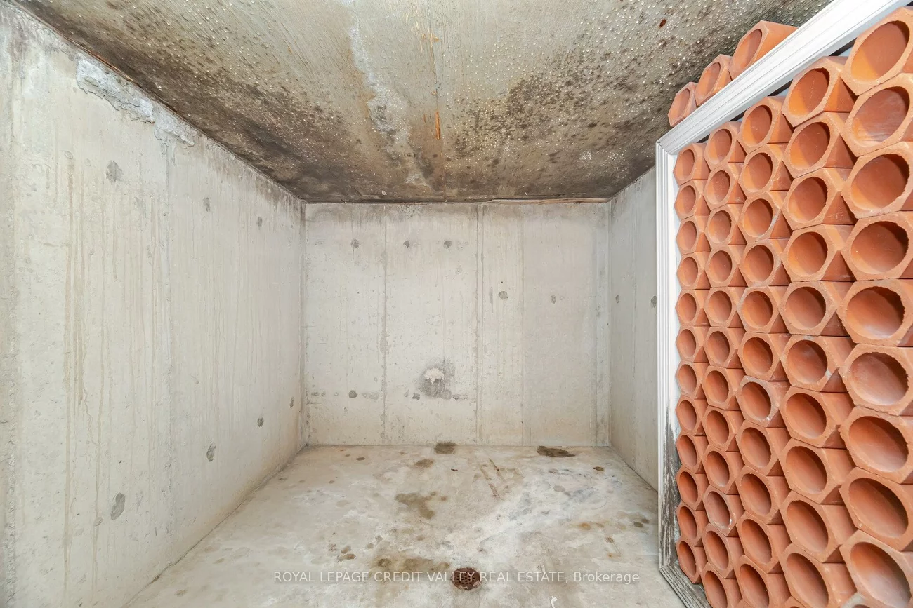 2, Huntingwood, Islington Woods, Vaughan