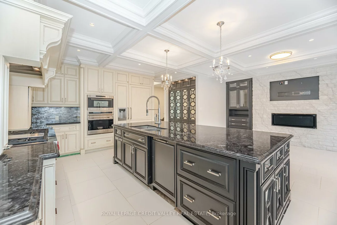 2, Huntingwood, Islington Woods, Vaughan