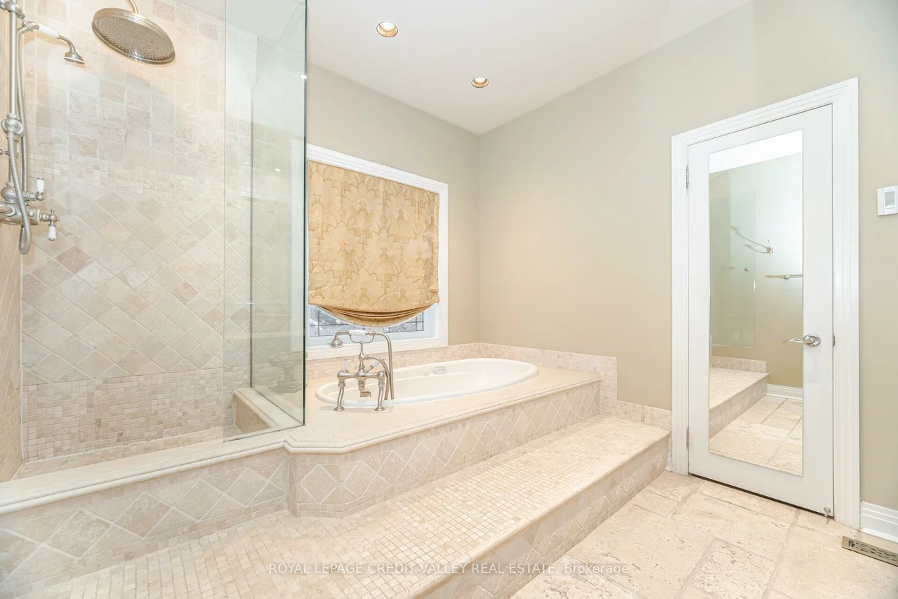 2, Huntingwood, Islington Woods, Vaughan