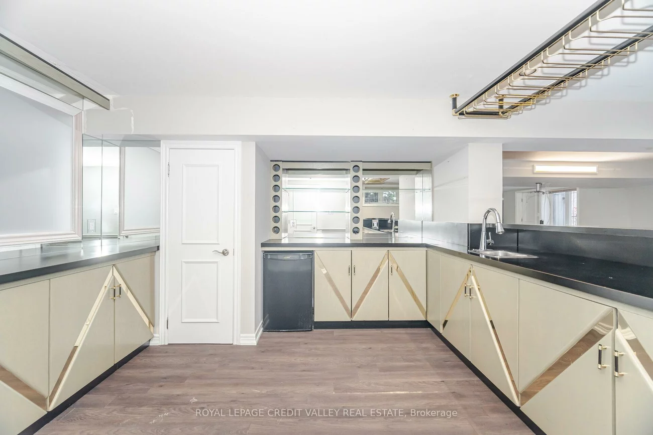 2, Huntingwood, Islington Woods, Vaughan