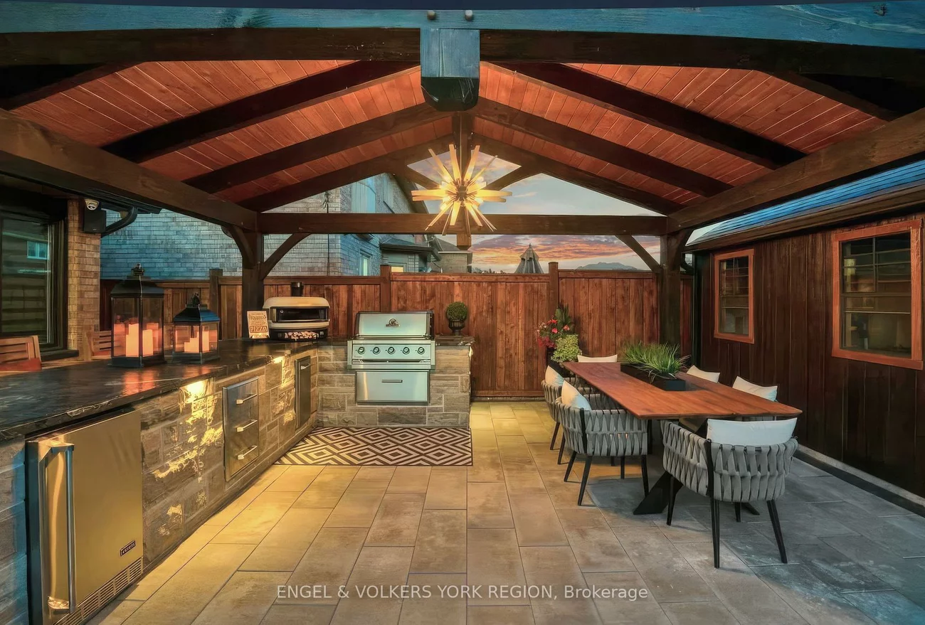 57, Burgosa, East Woodbridge, Vaughan