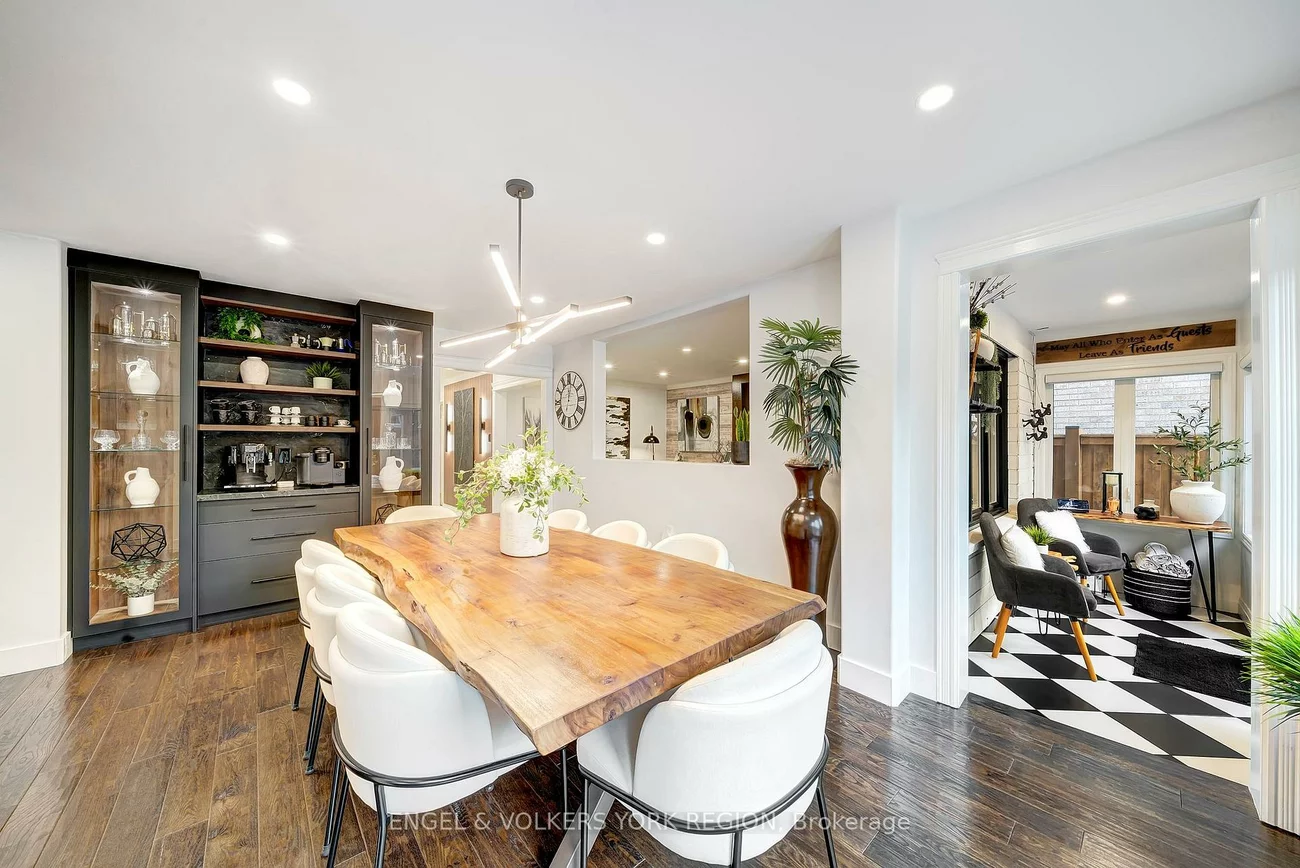 57, Burgosa, East Woodbridge, Vaughan