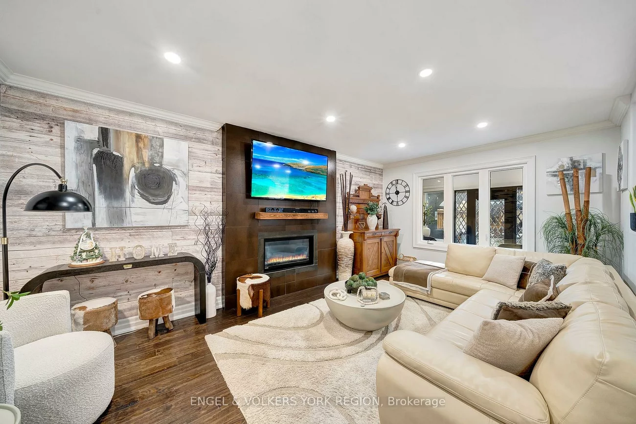 57, Burgosa, East Woodbridge, Vaughan