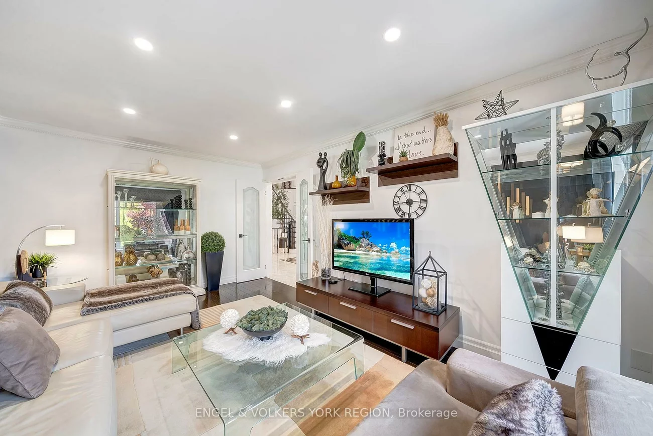 57, Burgosa, East Woodbridge, Vaughan