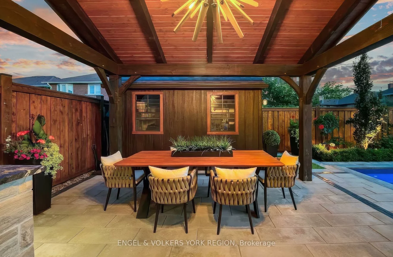 57, Burgosa, East Woodbridge, Vaughan