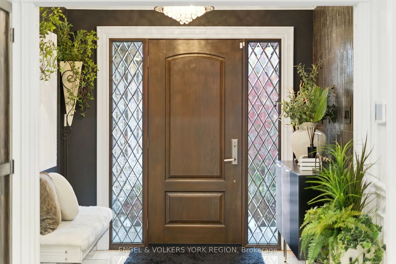 57, Burgosa, East Woodbridge, Vaughan