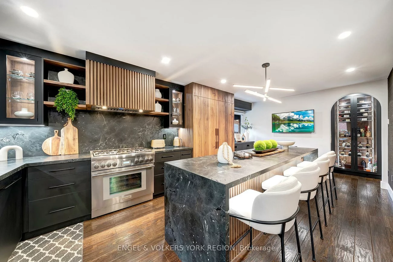 57, Burgosa, East Woodbridge, Vaughan