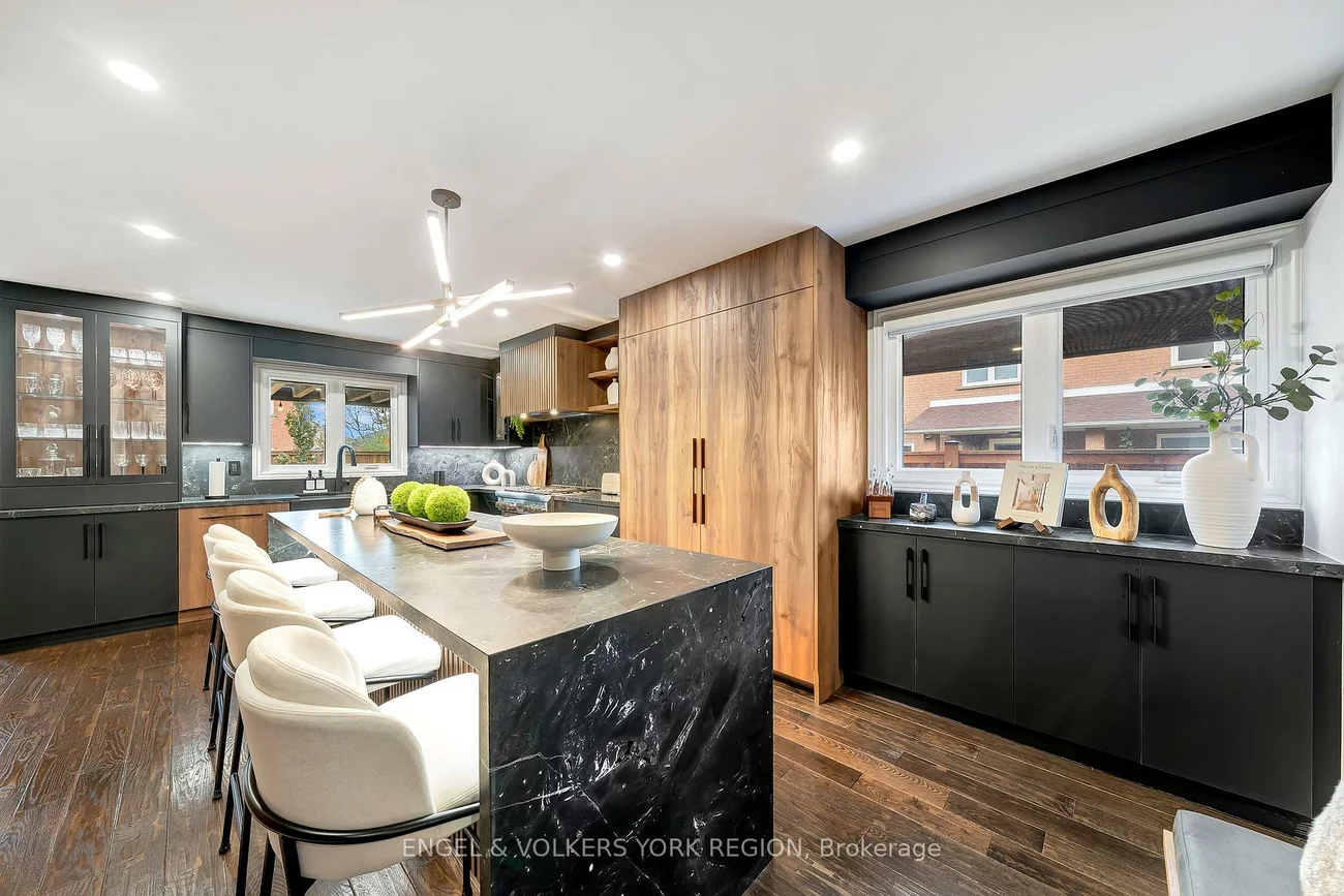 57, Burgosa, East Woodbridge, Vaughan