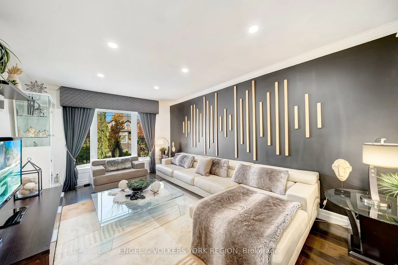 57, Burgosa, East Woodbridge, Vaughan