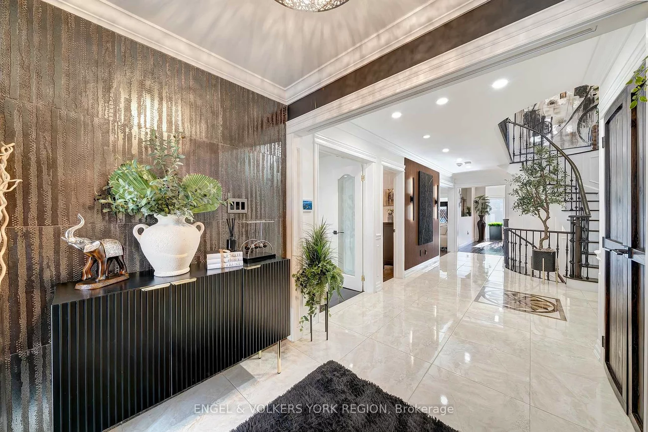 57, Burgosa, East Woodbridge, Vaughan