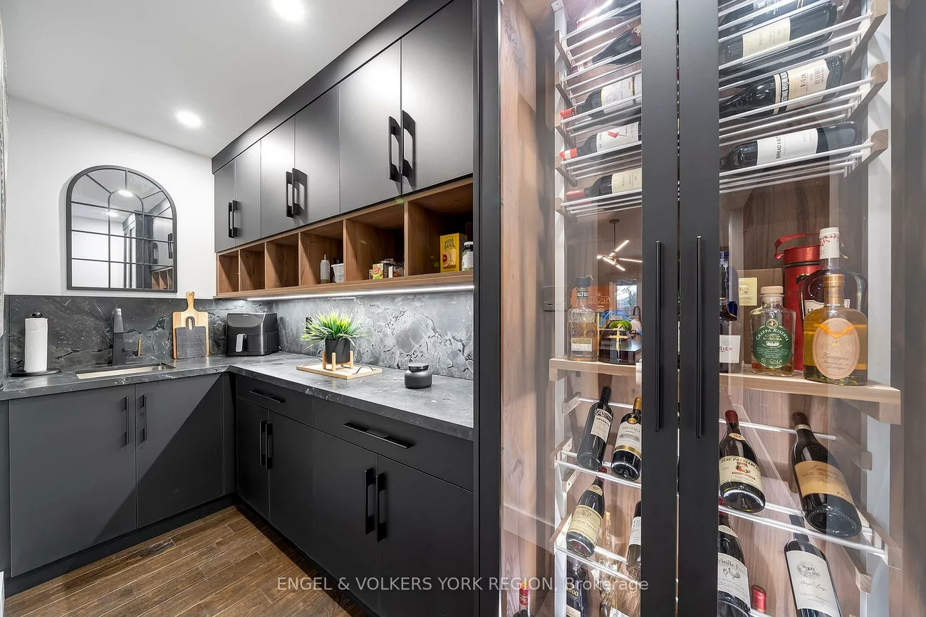 57, Burgosa, East Woodbridge, Vaughan