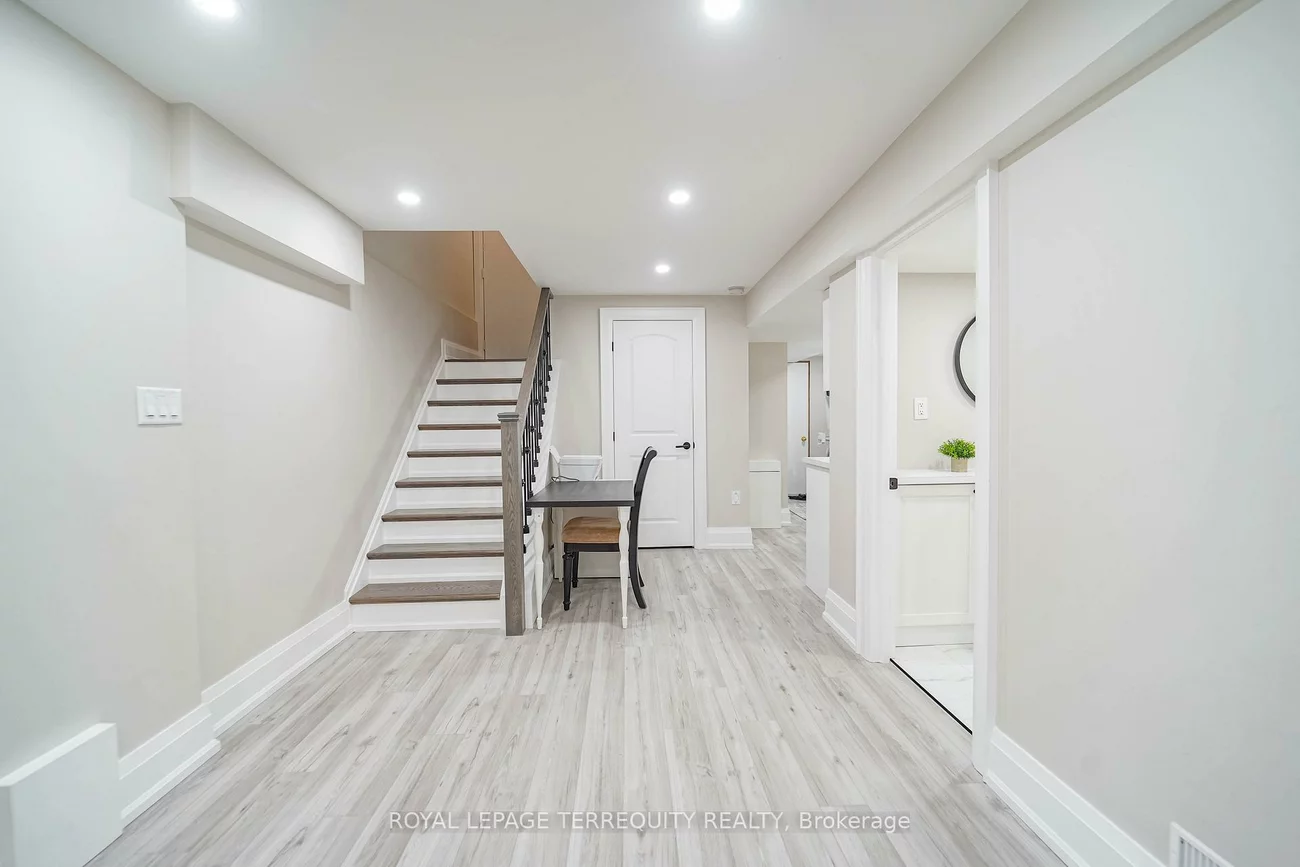 9, Stonebriar, Maple, Vaughan