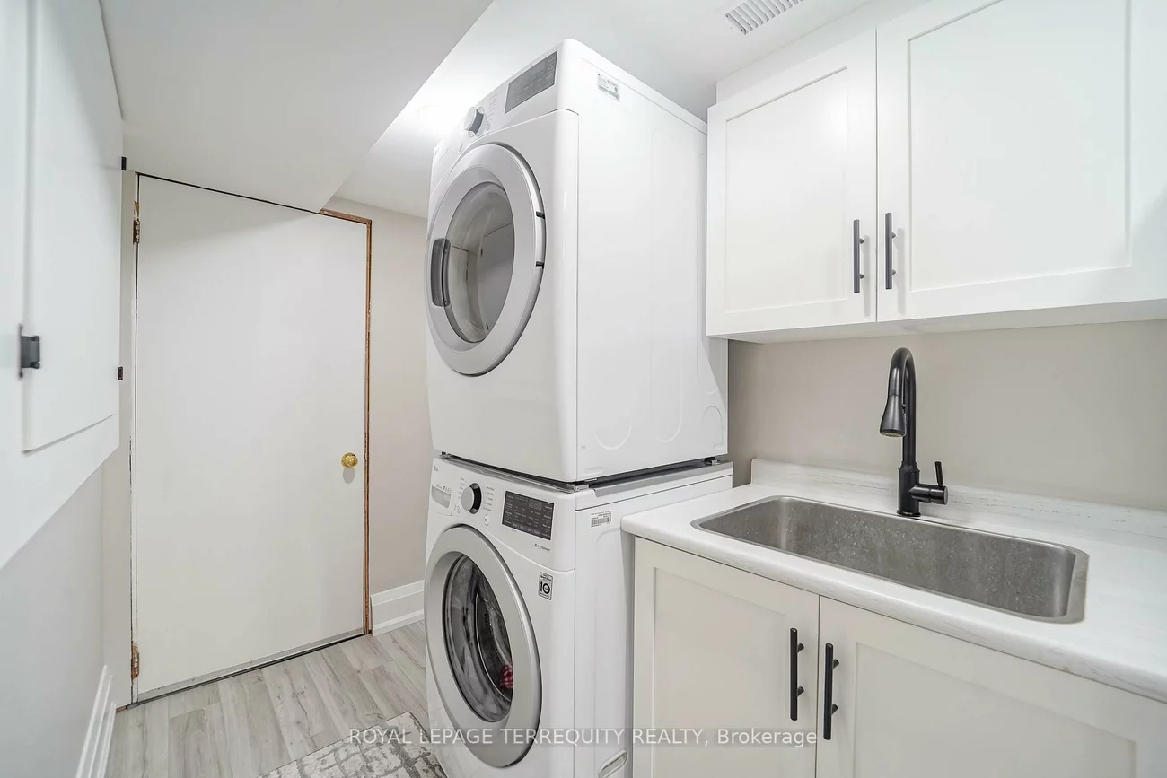 9, Stonebriar, Maple, Vaughan