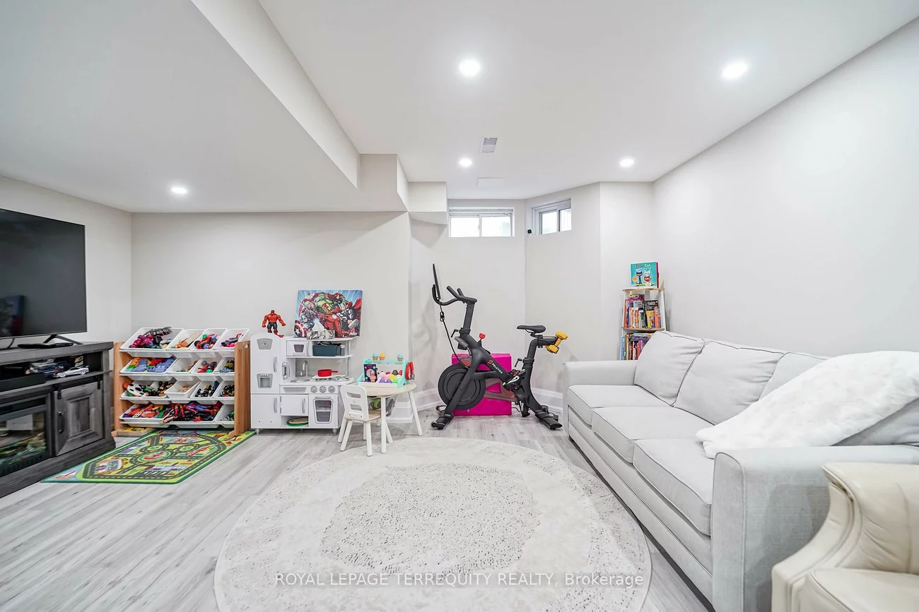 9, Stonebriar, Maple, Vaughan