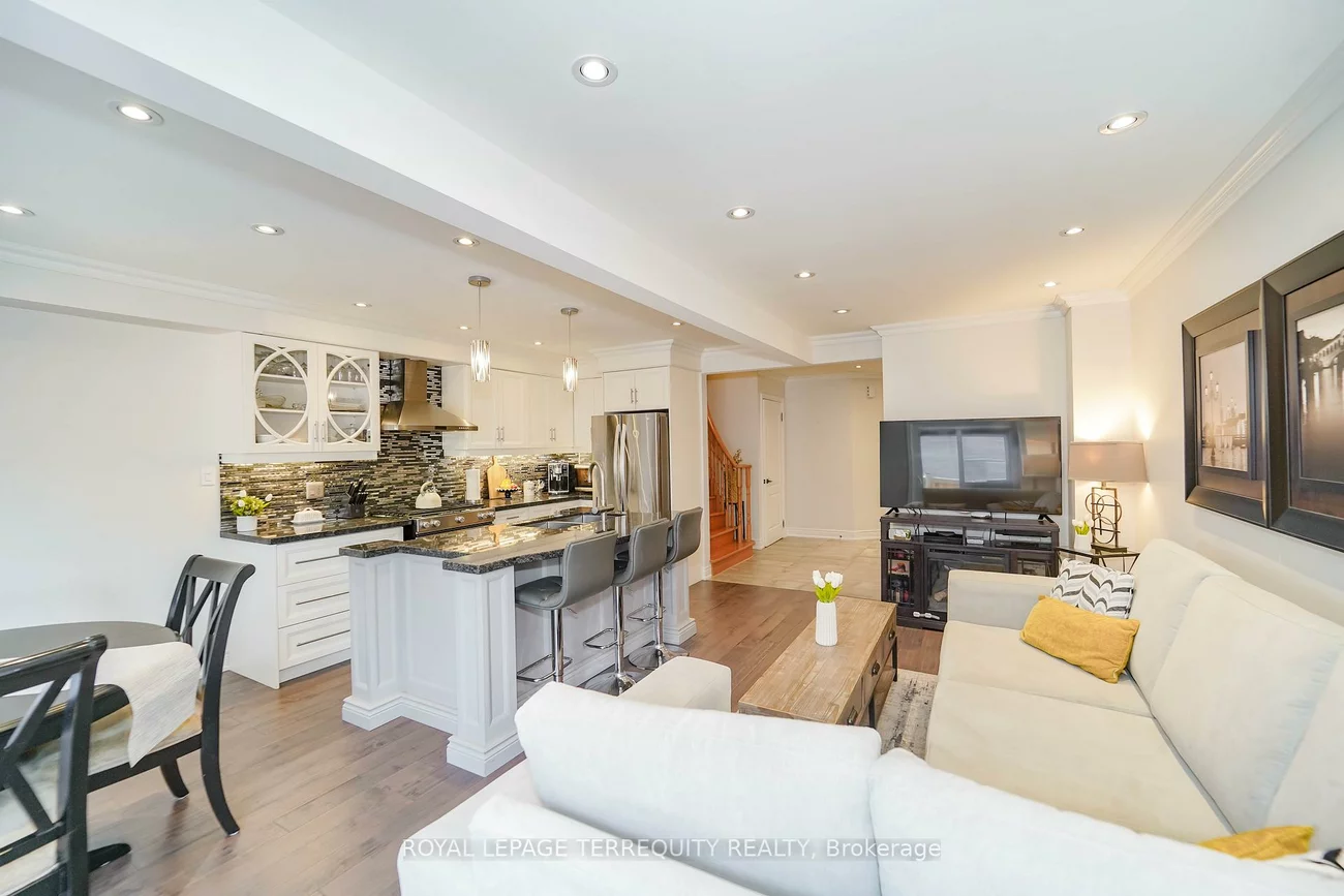 9, Stonebriar, Maple, Vaughan