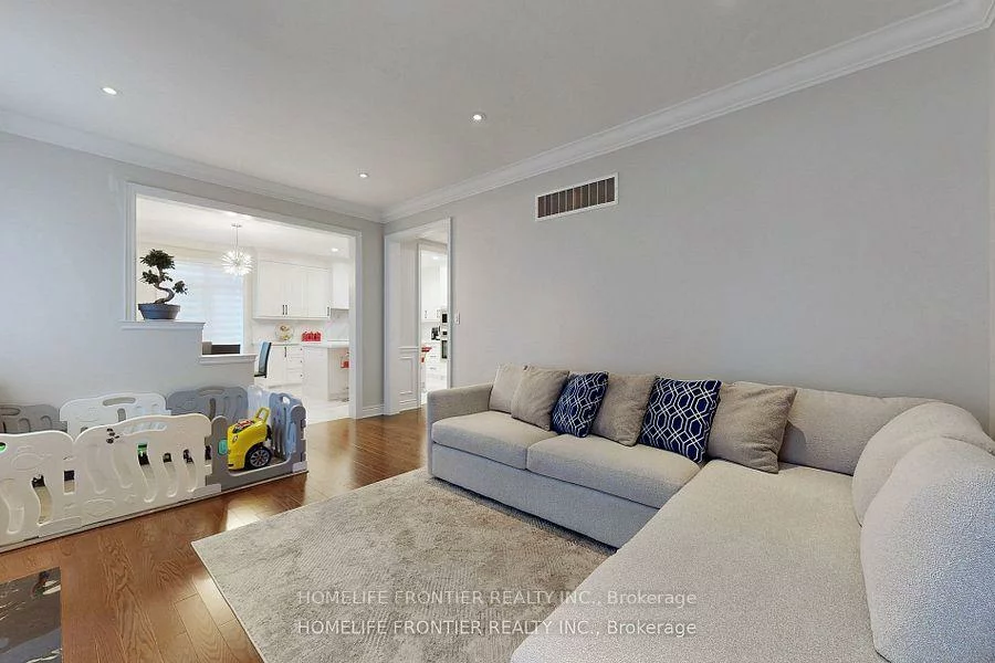 28, Rock Elm, Patterson, Vaughan