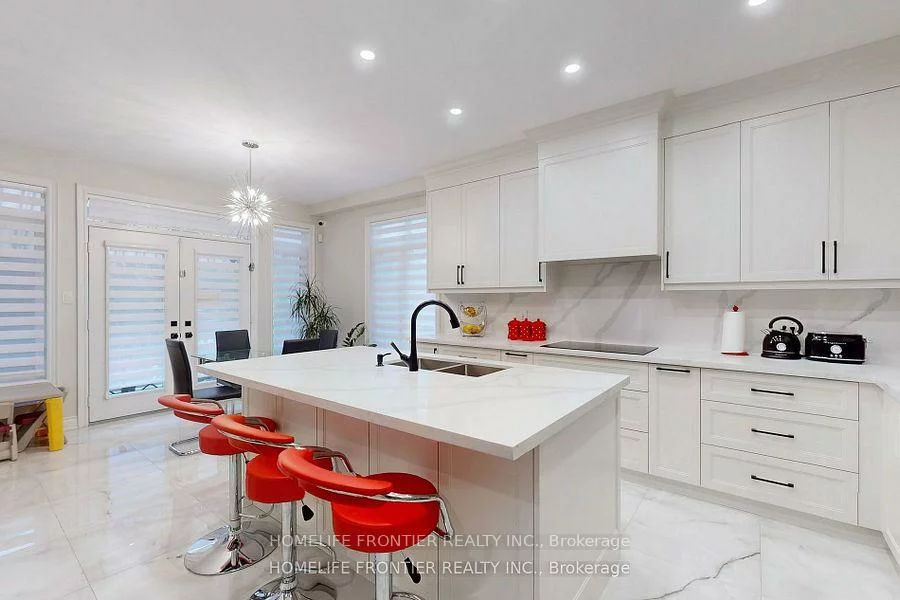 28, Rock Elm, Patterson, Vaughan