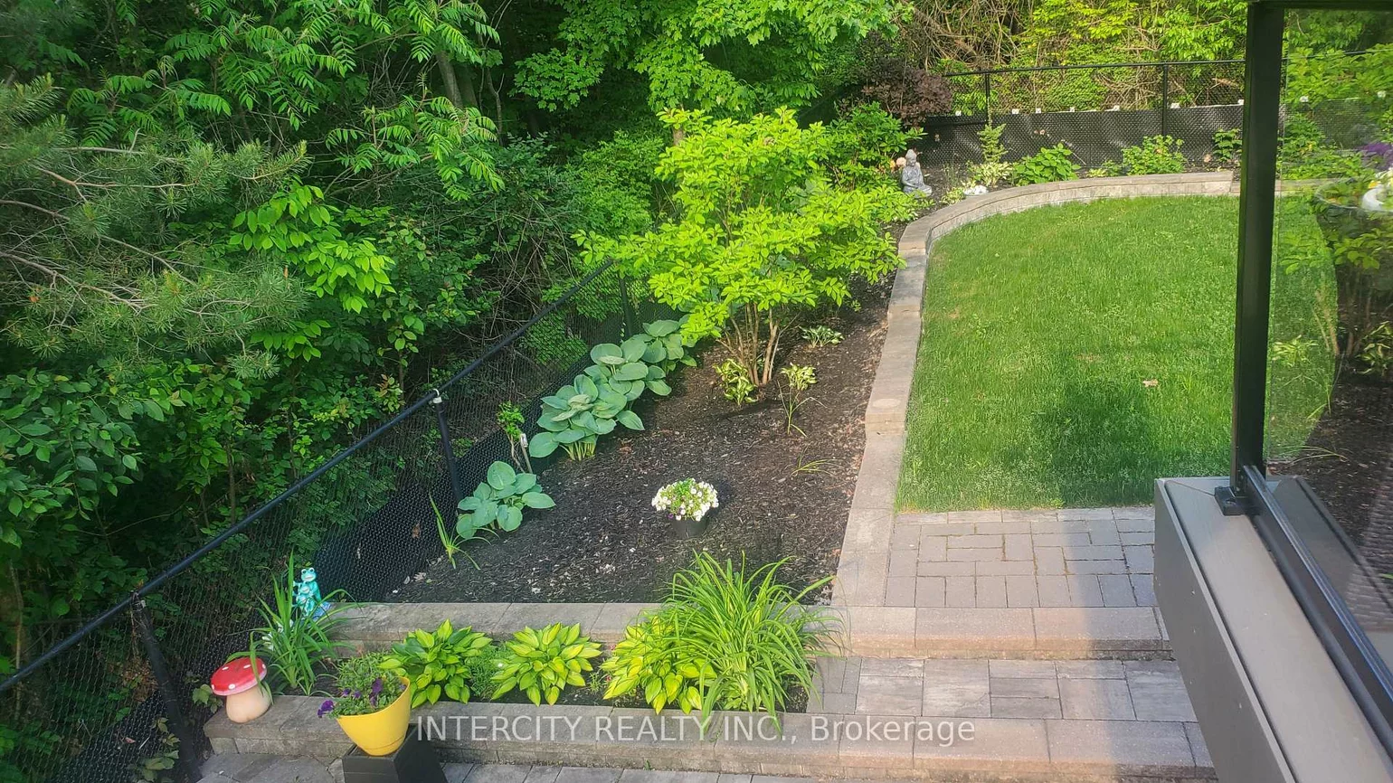 23, Halo, Patterson, Vaughan