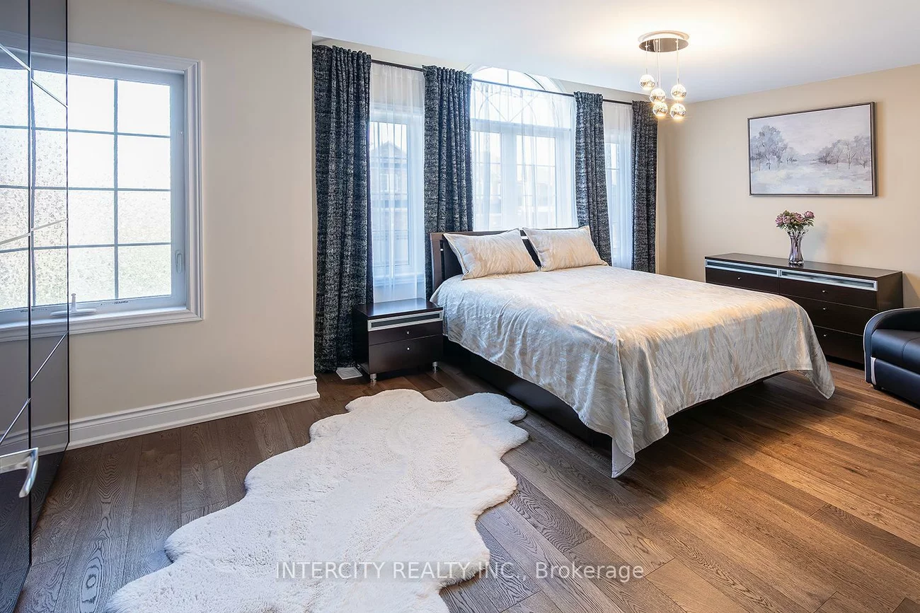 23, Halo, Patterson, Vaughan