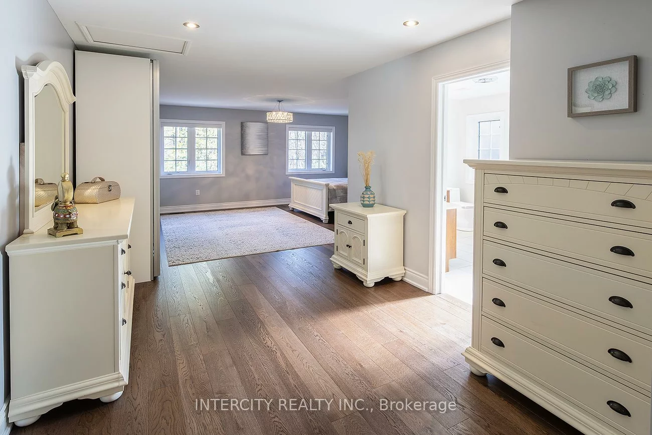 23, Halo, Patterson, Vaughan