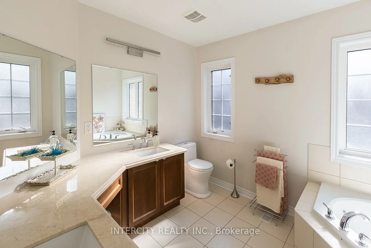 23, Halo, Patterson, Vaughan