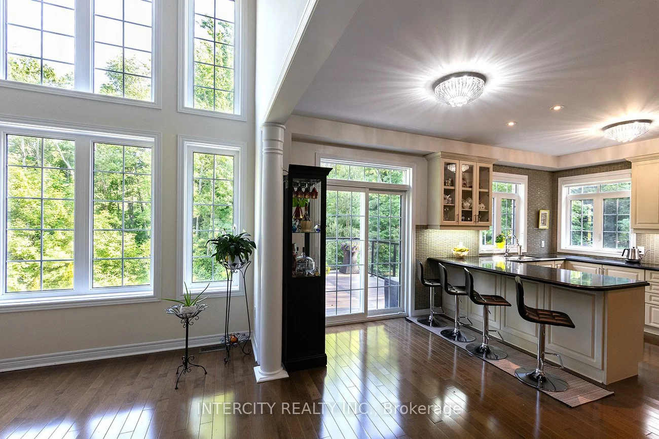 23, Halo, Patterson, Vaughan