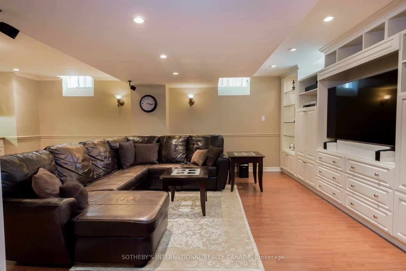 16, Saint Clare, Vellore Village, Vaughan