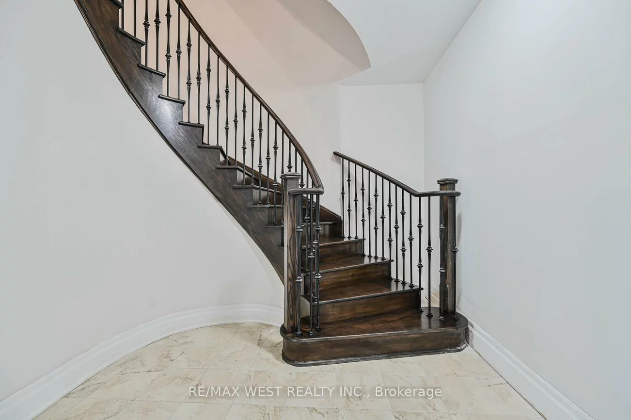 293, Torrey Pines, Kleinburg, Vaughan