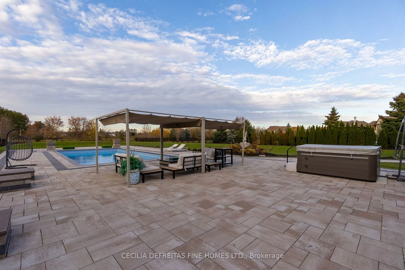 78, Mizuno, Kleinburg, Vaughan