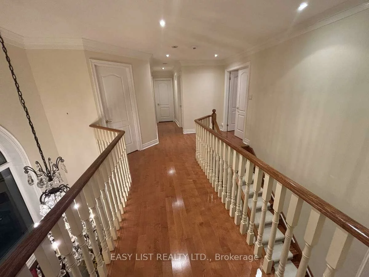 785, Clarence, Islington Woods, Vaughan