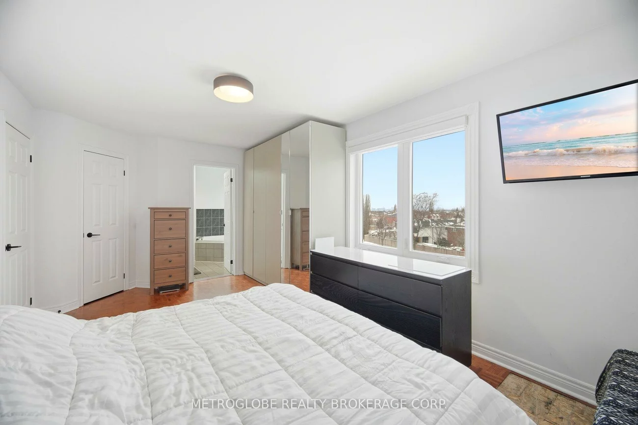 231, Matthew, East Woodbridge, Vaughan