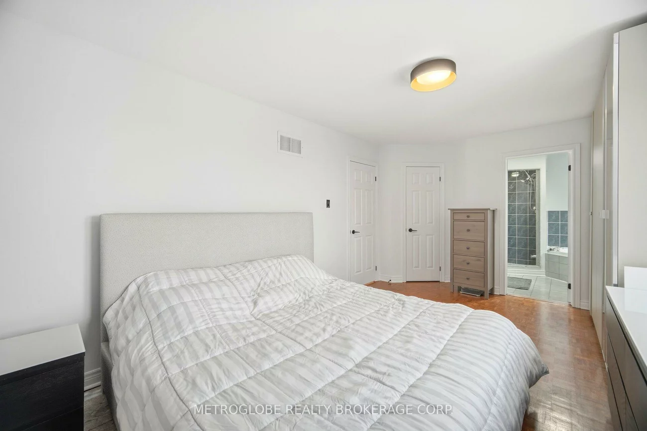 231, Matthew, East Woodbridge, Vaughan