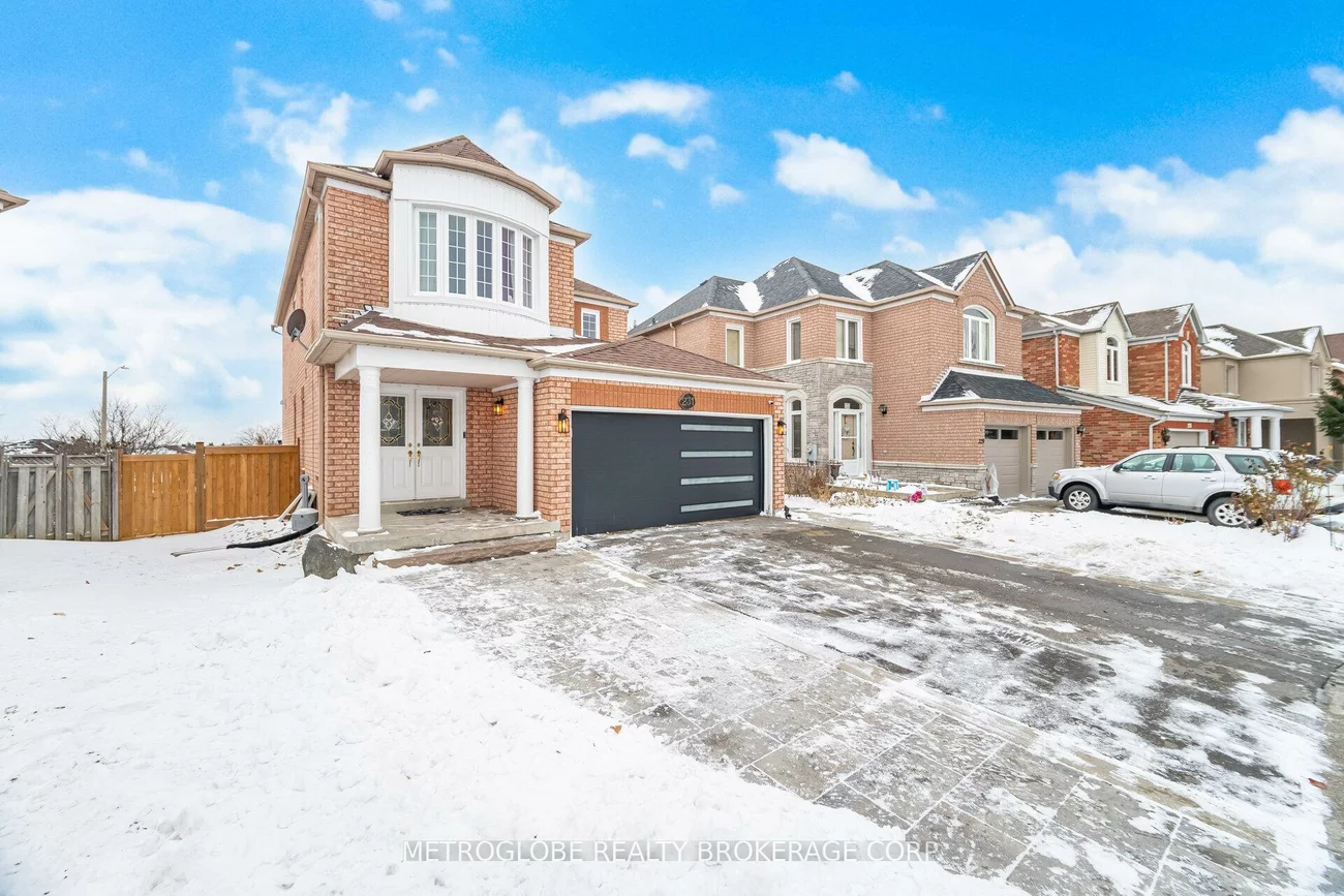 231, Matthew, East Woodbridge, Vaughan