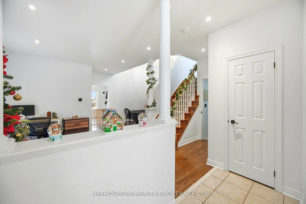 231, Matthew, East Woodbridge, Vaughan