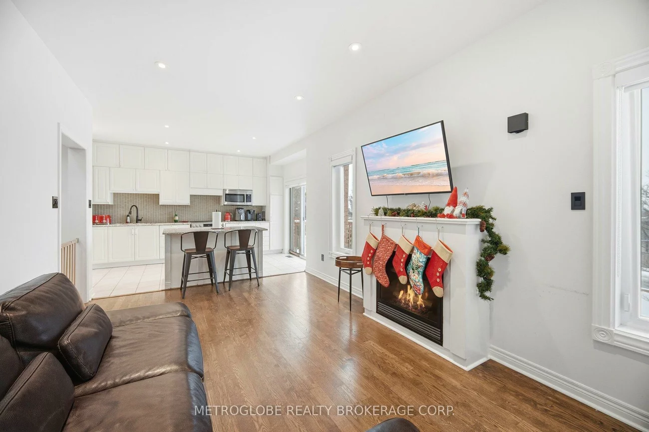 231, Matthew, East Woodbridge, Vaughan